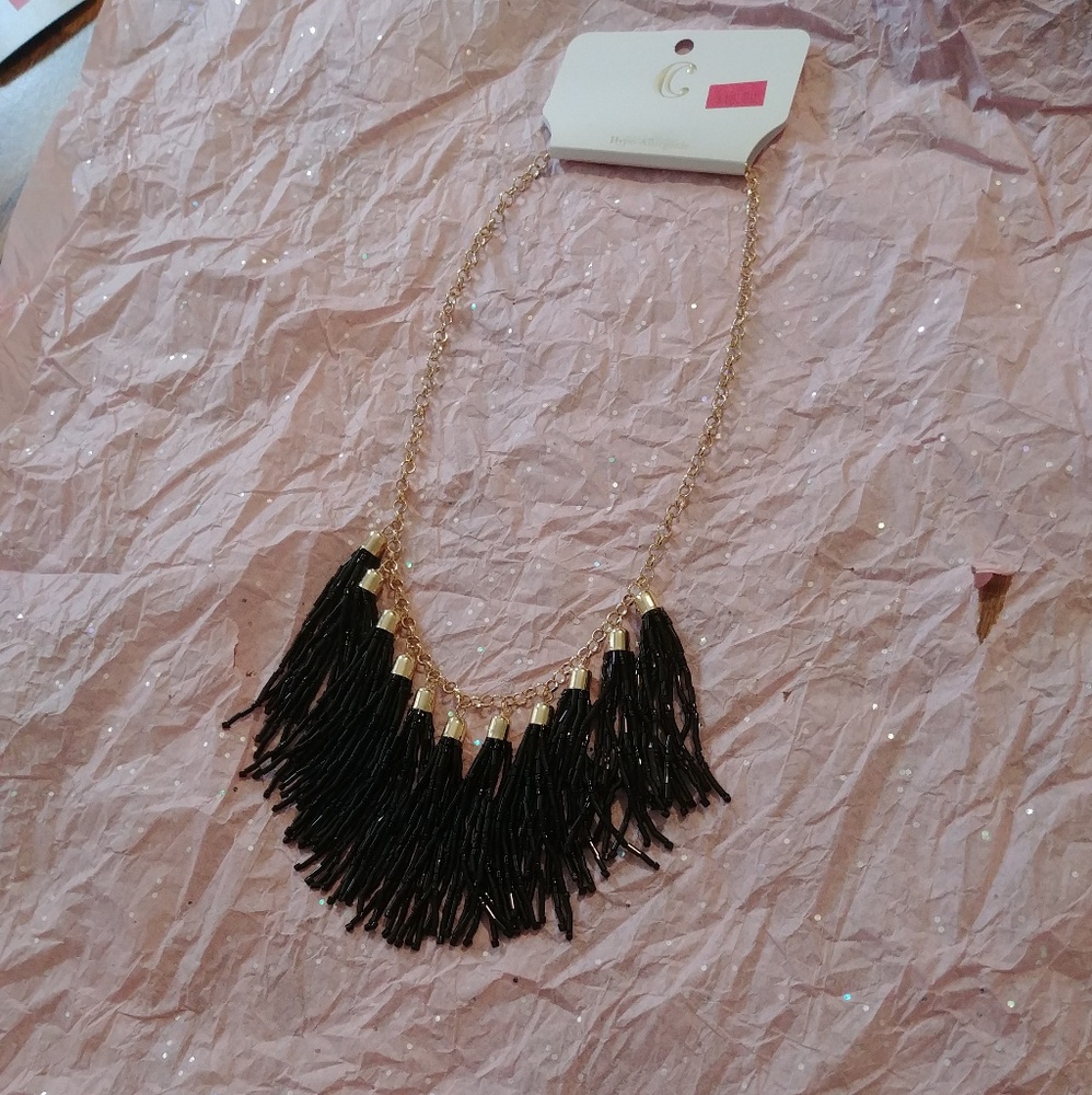 Charming Charlie | Necklace | Holiday Gold